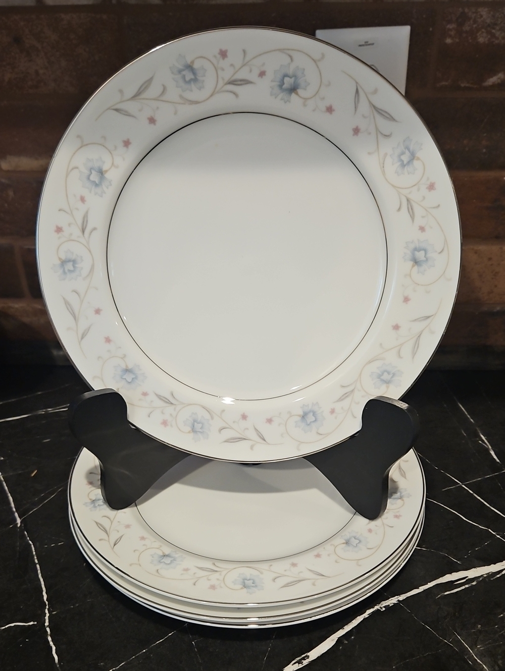 Vintage English Garden Blue Floral 4 Dinner Plates Lot A